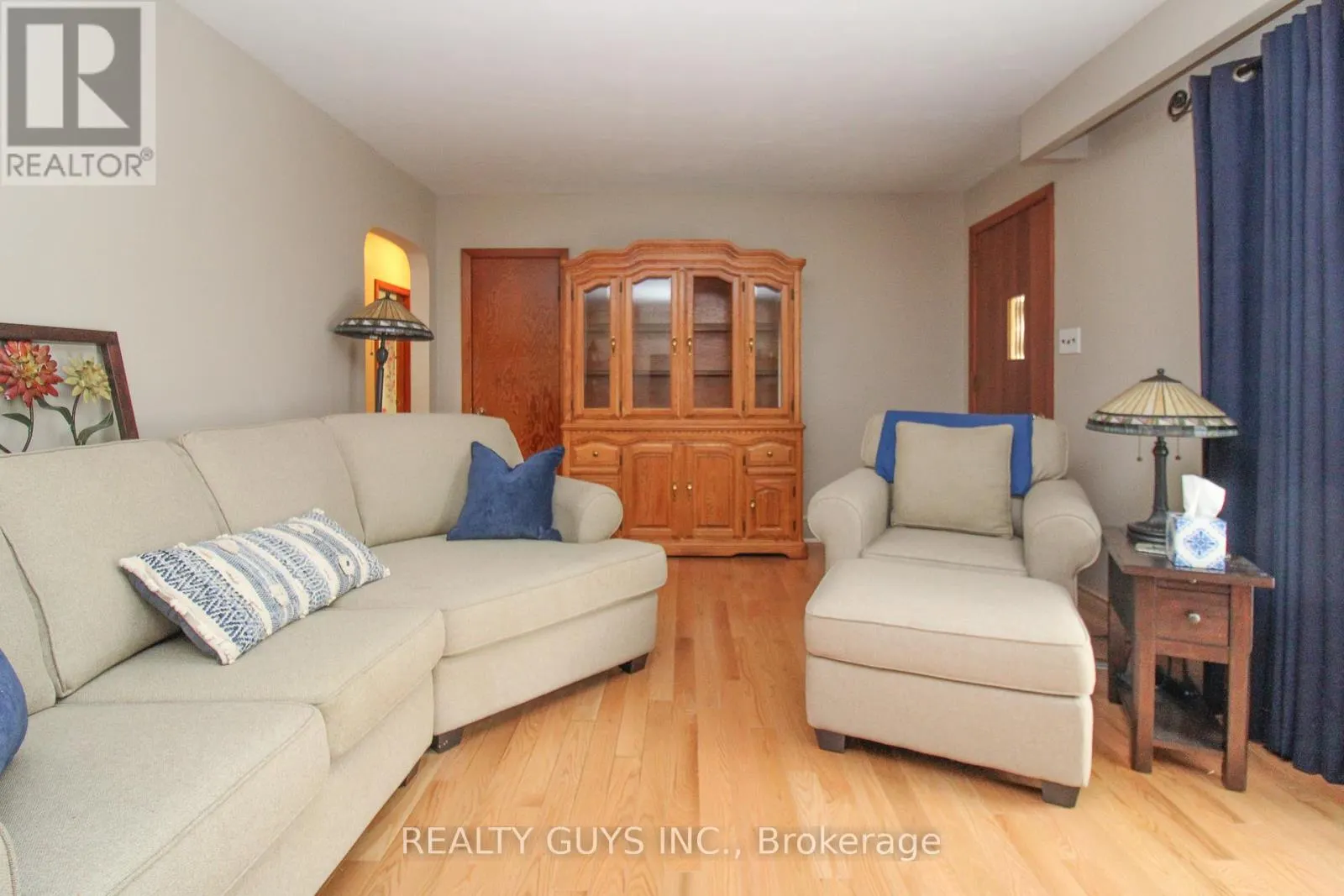 1066 GLEBEMOUNT CRESCENT