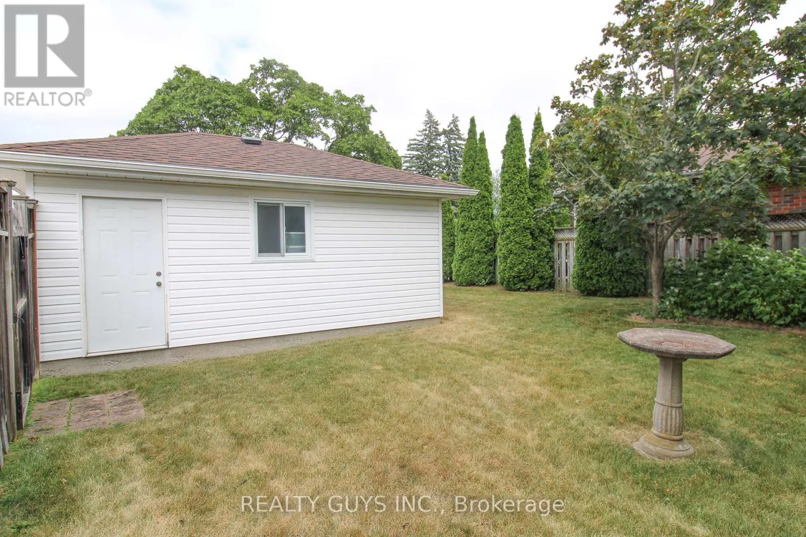 1066 GLEBEMOUNT CRESCENT