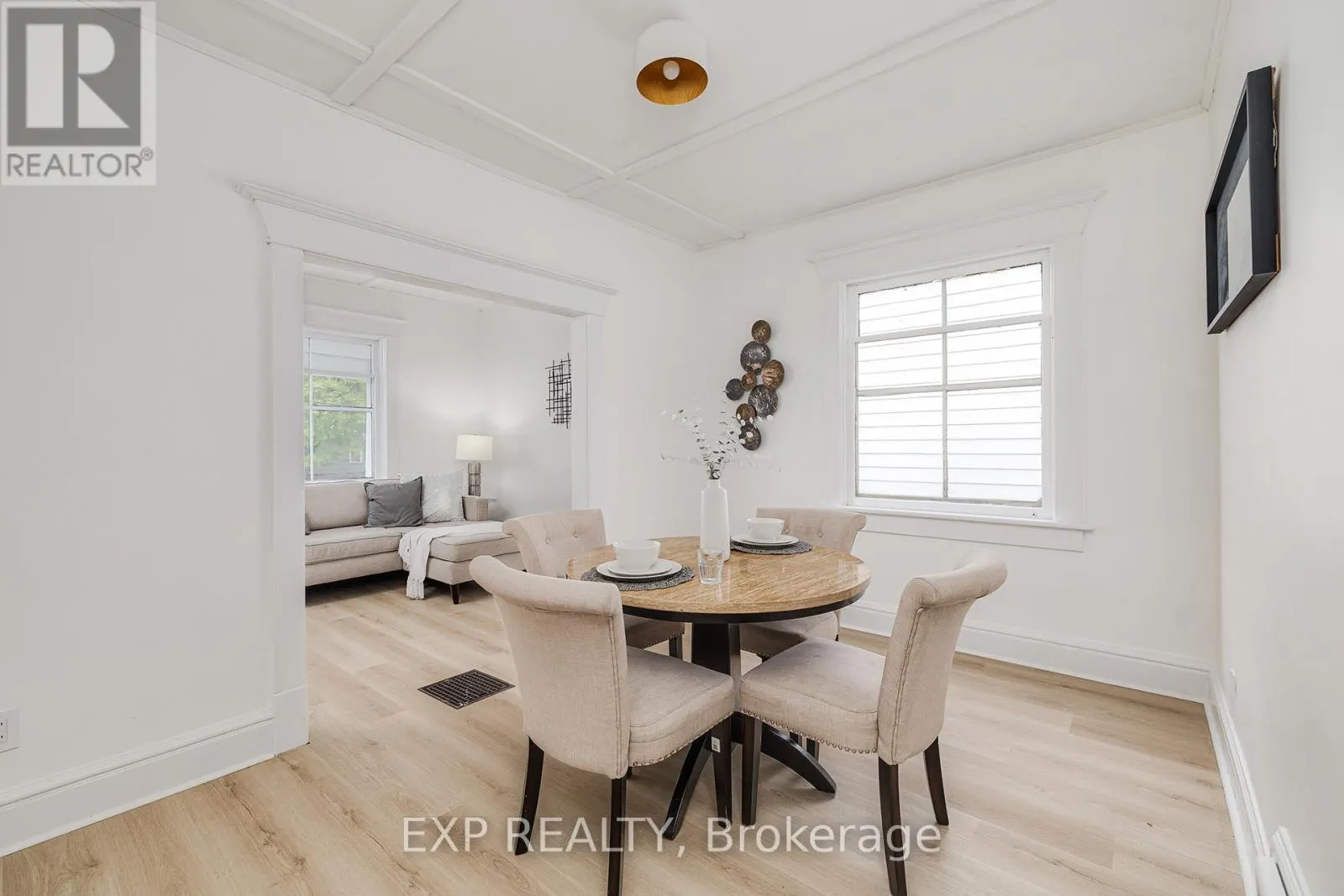 11 FARRER STREET