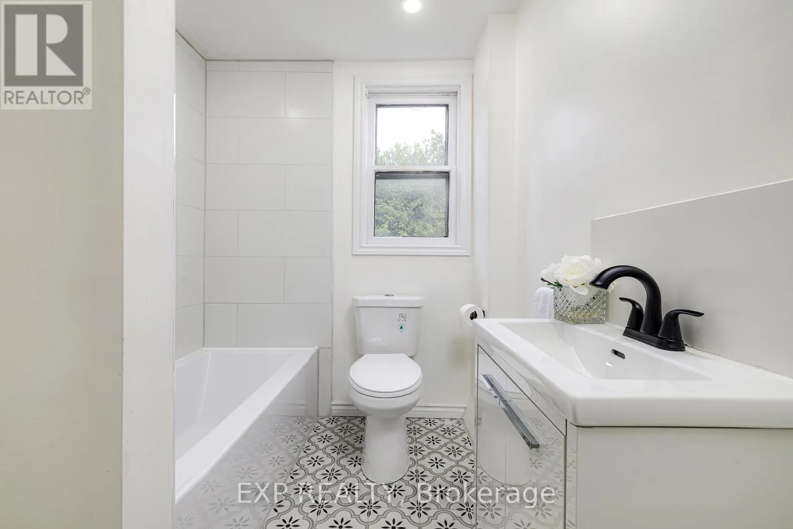 11 FARRER STREET