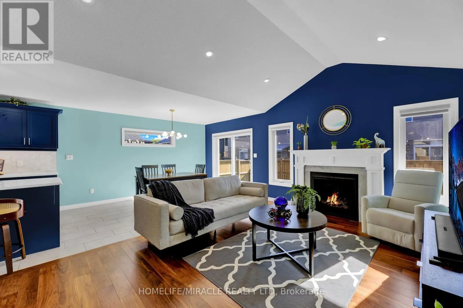 7 CURREN CRESCENT