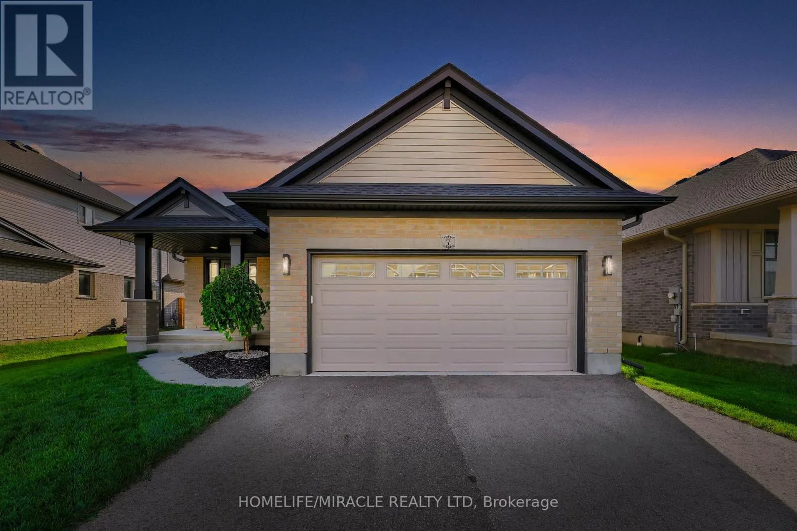 7 CURREN CRESCENT
