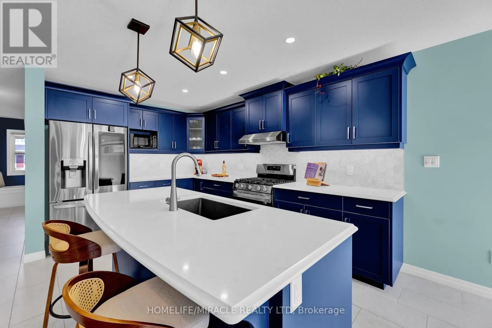 7 CURREN CRESCENT