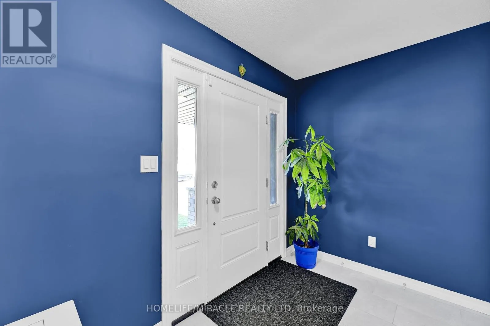 7 CURREN CRESCENT