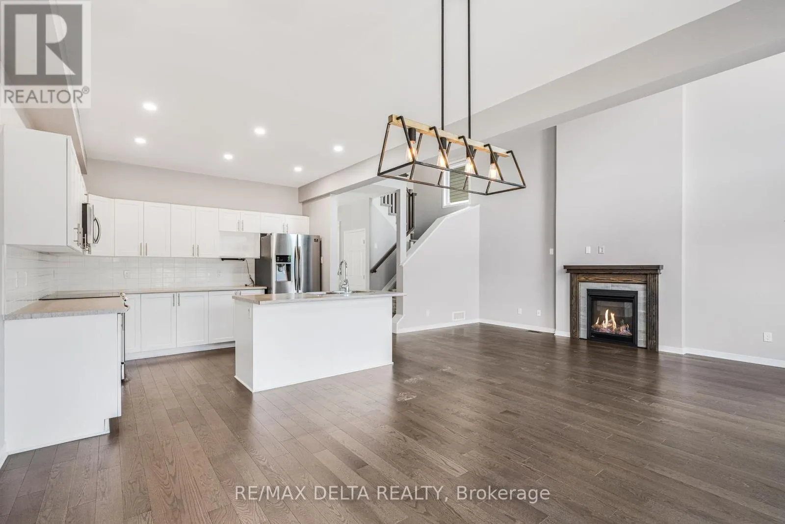 196 ONYX CRESCENT