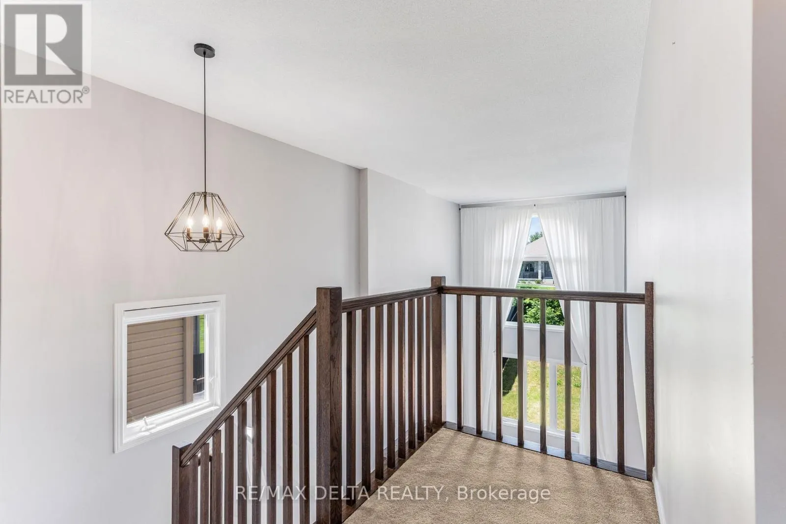 196 ONYX CRESCENT