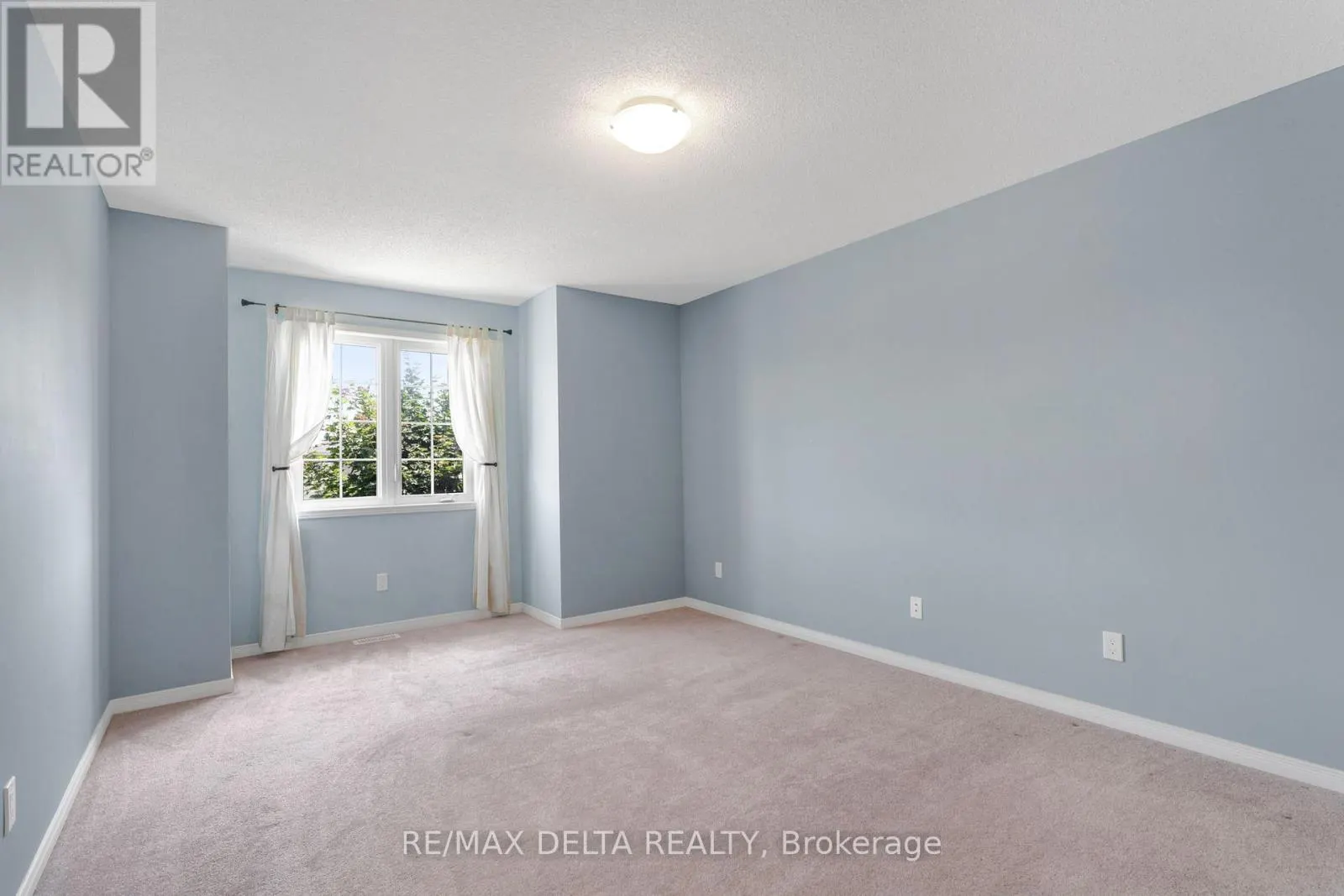 196 ONYX CRESCENT