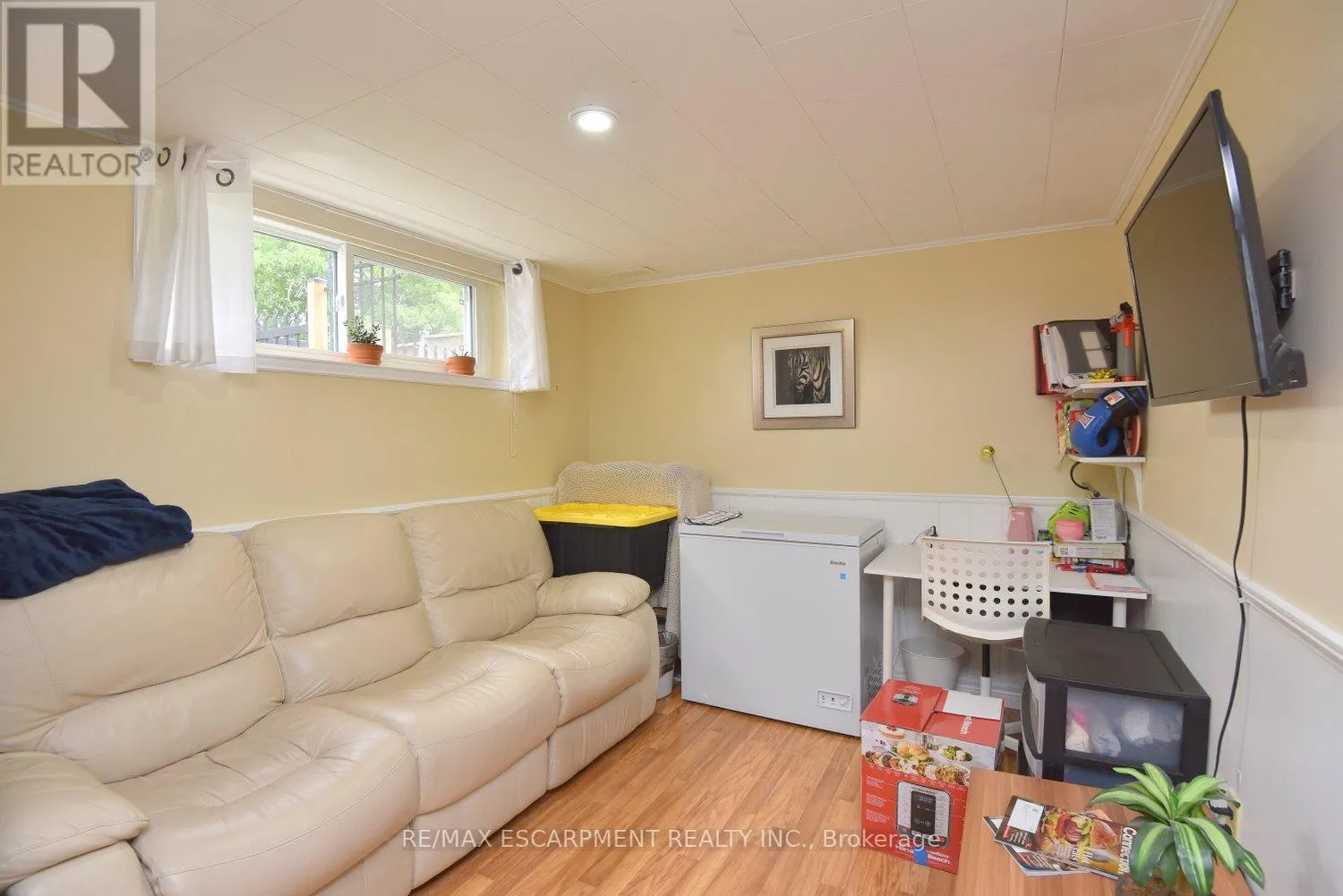 73 RENO AVENUE