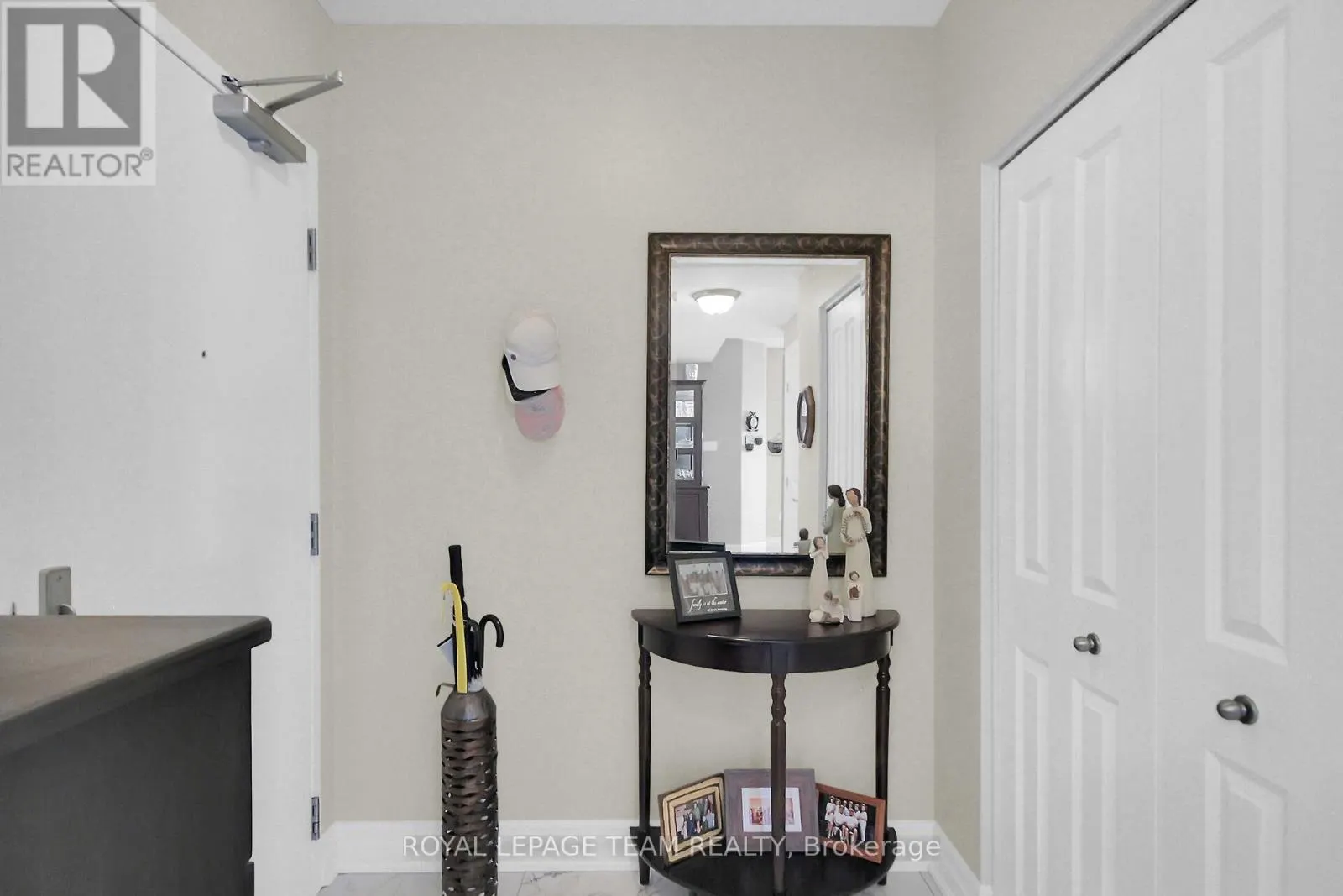 1104 - 90 LANDRY STREET