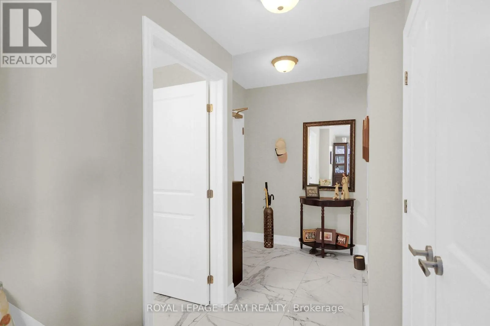 1104 - 90 LANDRY STREET
