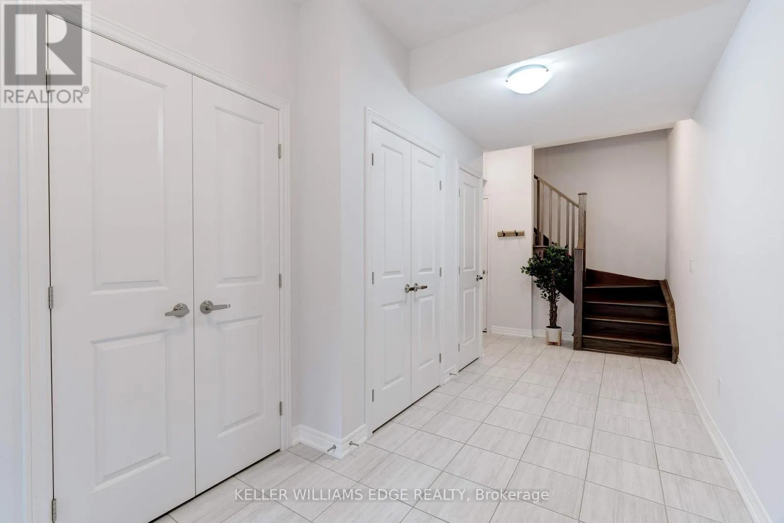 17 RIDGESIDE LANE