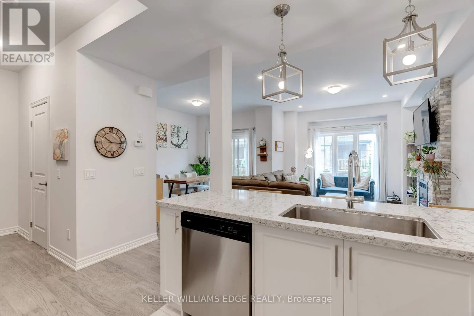 17 RIDGESIDE LANE