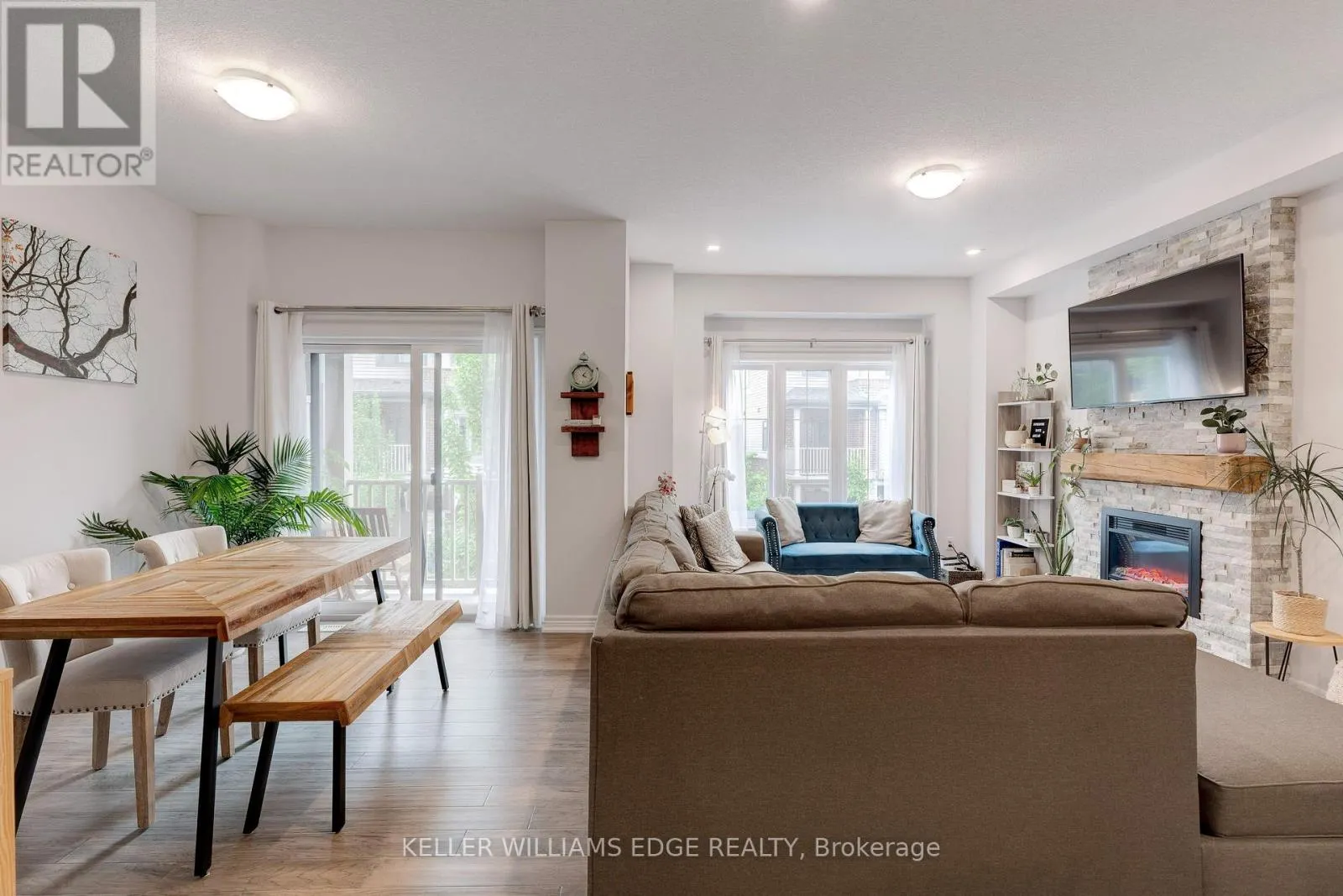 17 RIDGESIDE LANE