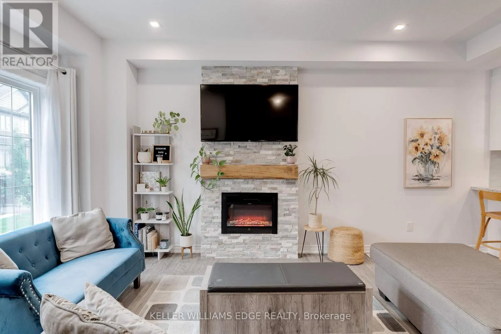 17 RIDGESIDE LANE