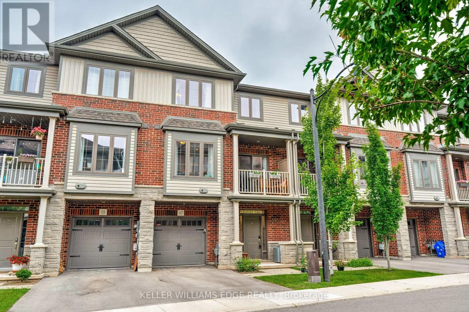 17 RIDGESIDE LANE