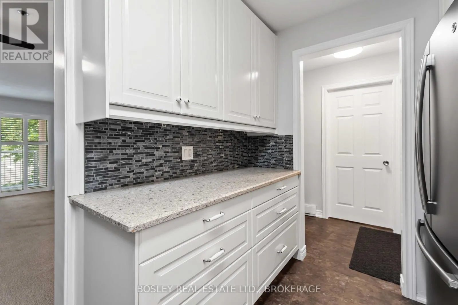 206 - 6 NIAGARA STREET, #206