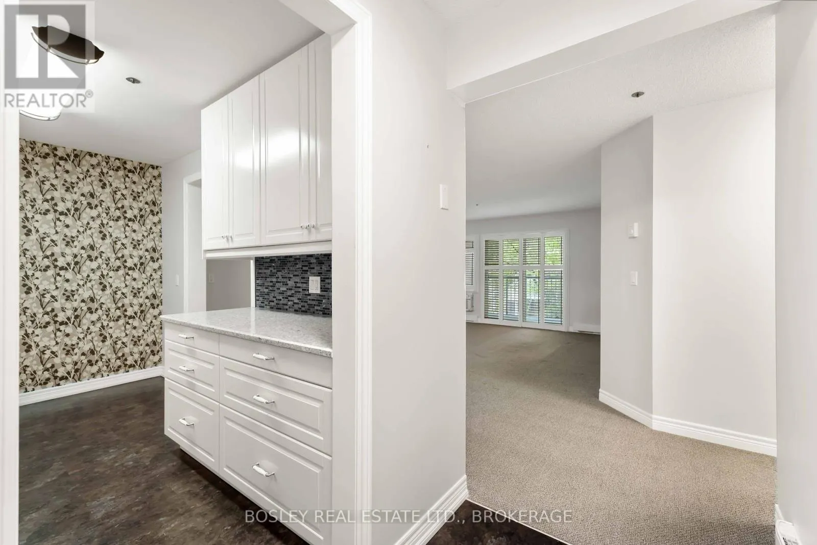 206 - 6 NIAGARA STREET, #206