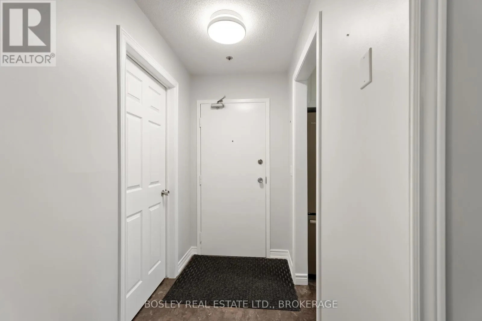206 - 6 NIAGARA STREET, #206