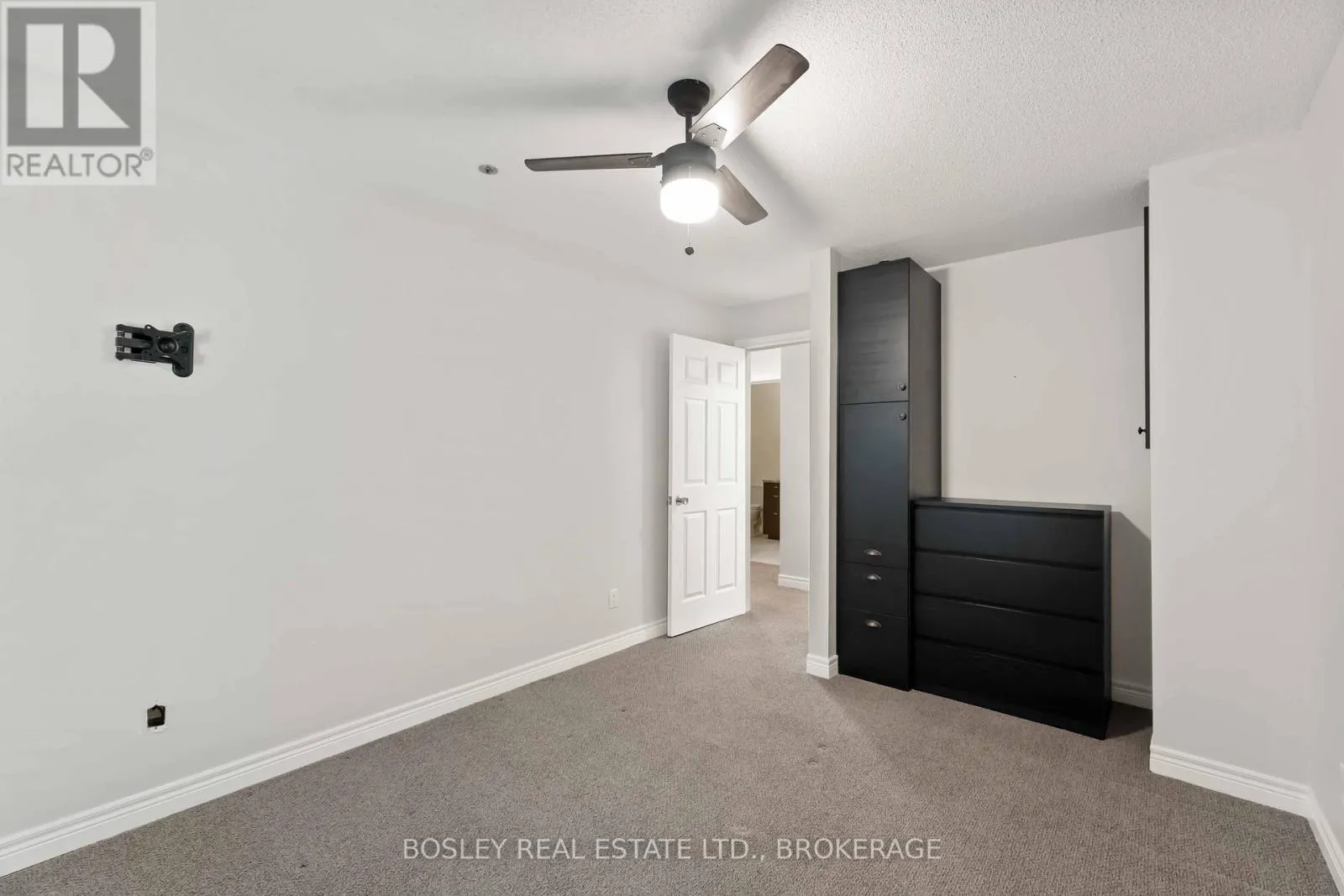 206 - 6 NIAGARA STREET, #206