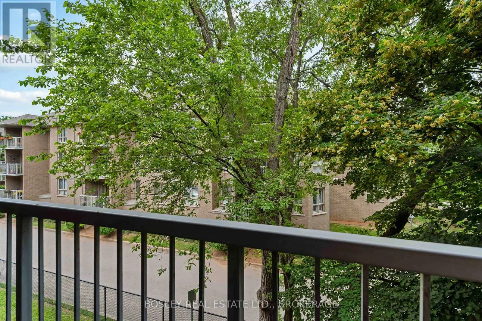 206 - 6 NIAGARA STREET, #206
