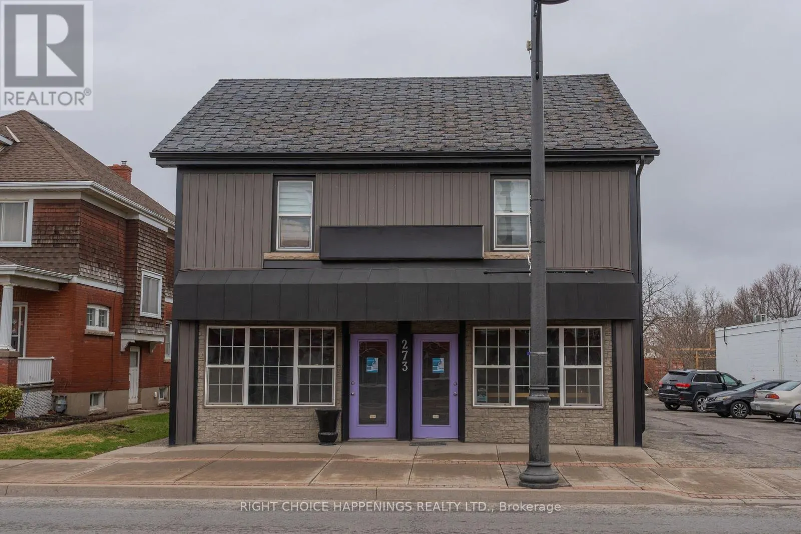 273 MAIN STREET W