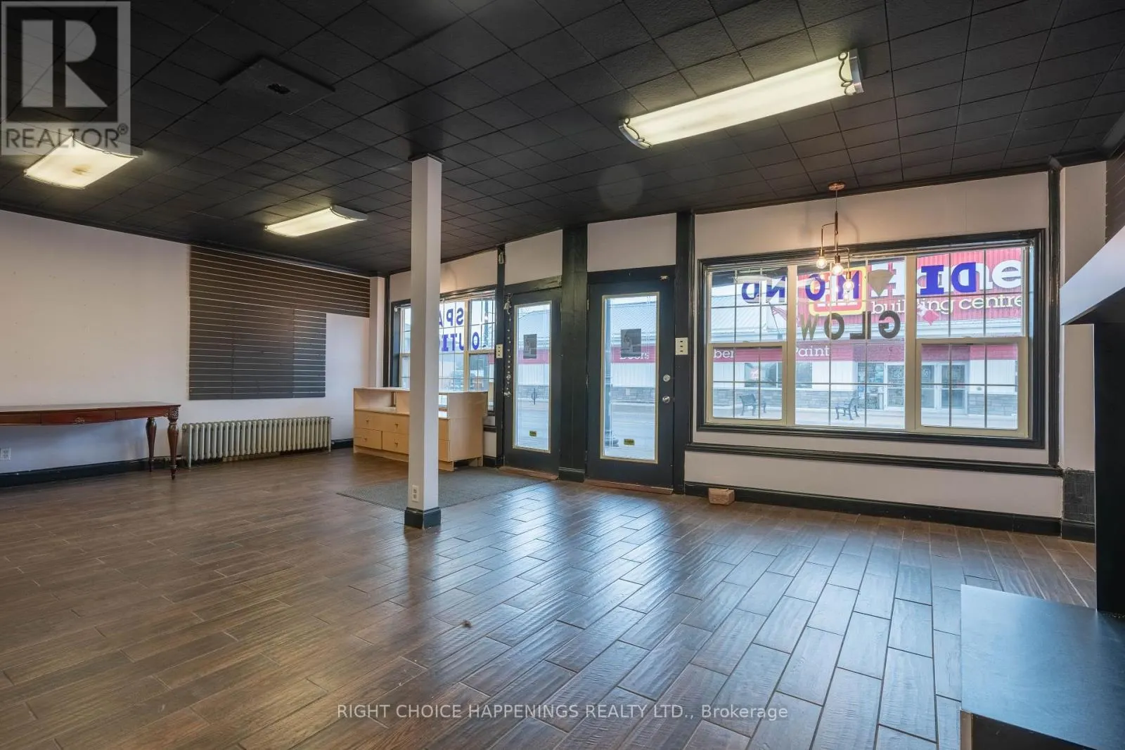 273 MAIN STREET W