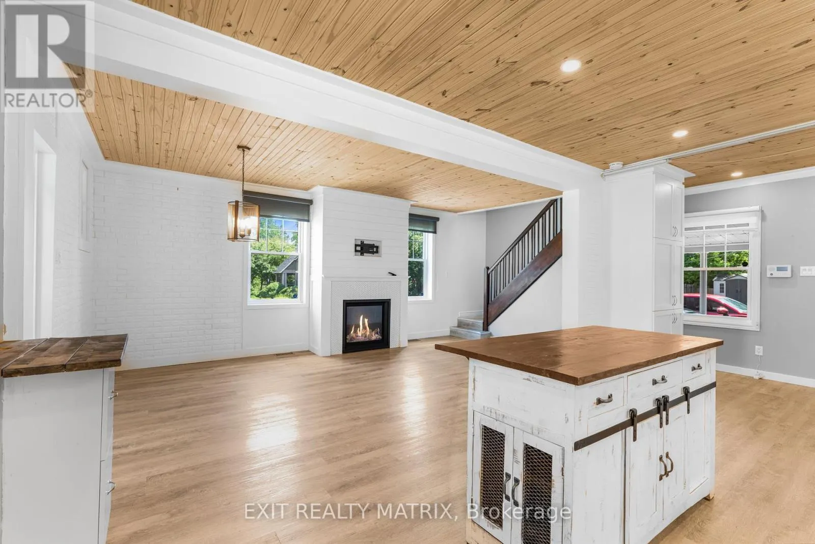 499 SMERDON STREET