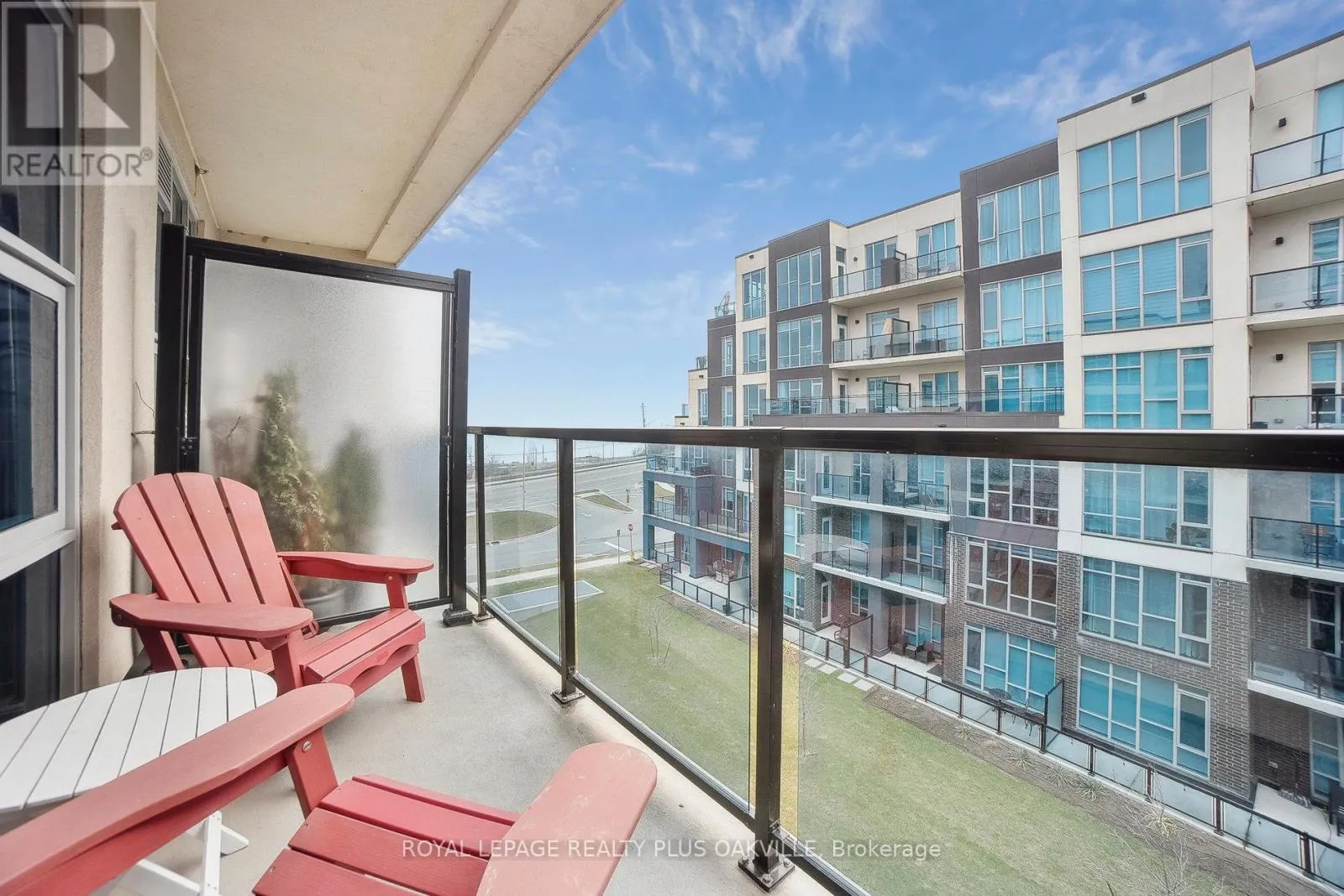 412 - 10 CONCORD PLACE