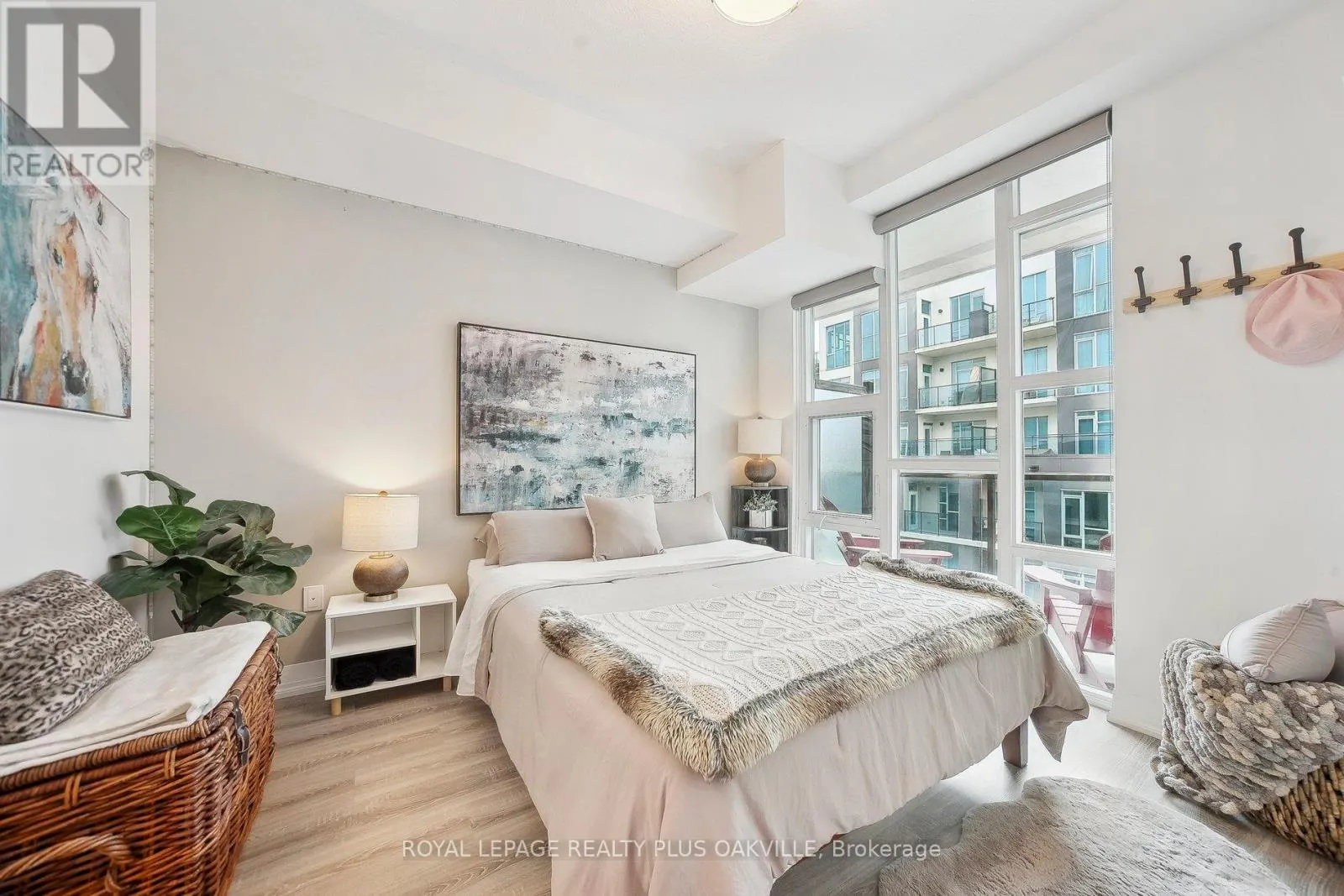 412 - 10 CONCORD PLACE