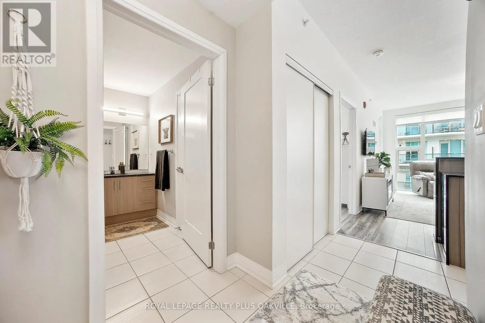 412 - 10 CONCORD PLACE