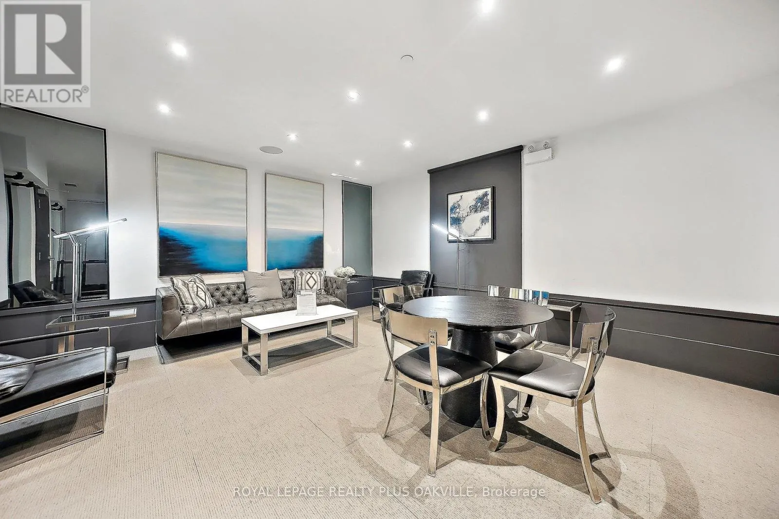 412 - 10 CONCORD PLACE