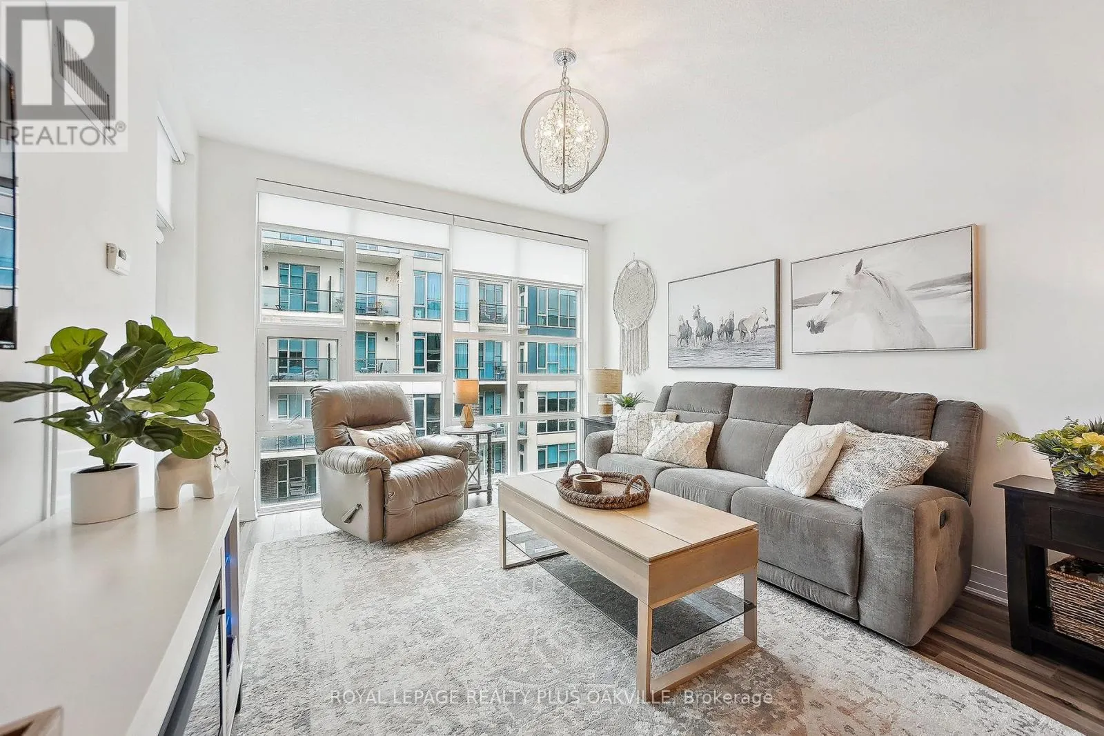412 - 10 CONCORD PLACE