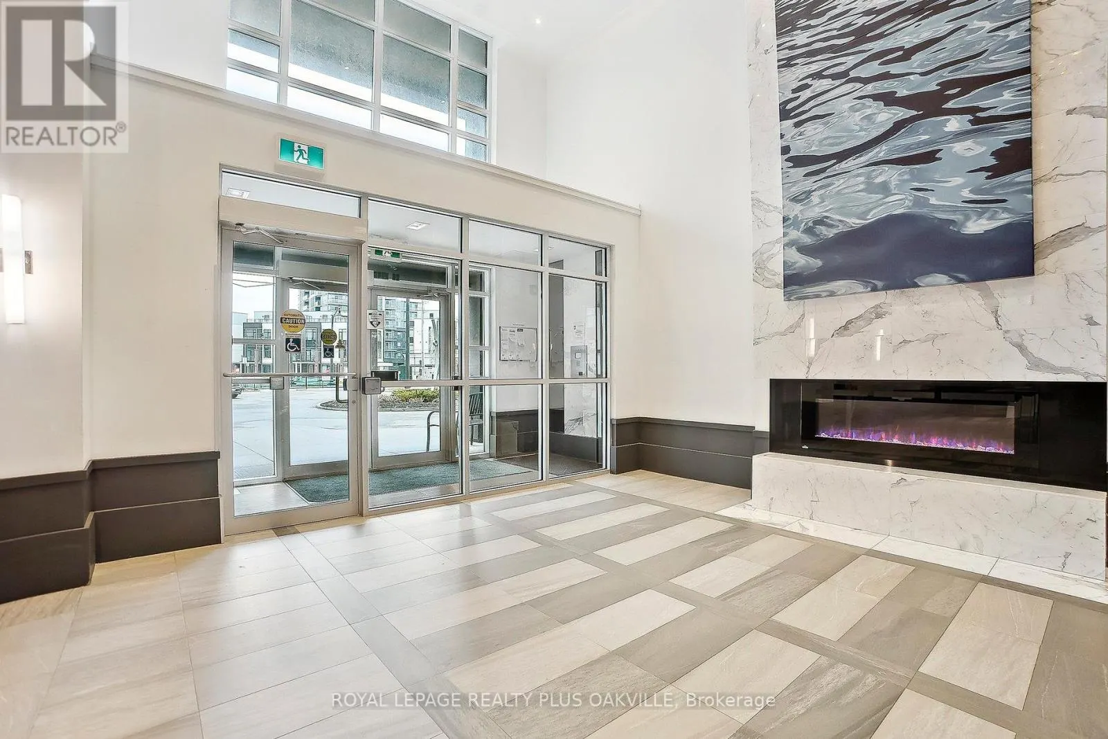 412 - 10 CONCORD PLACE