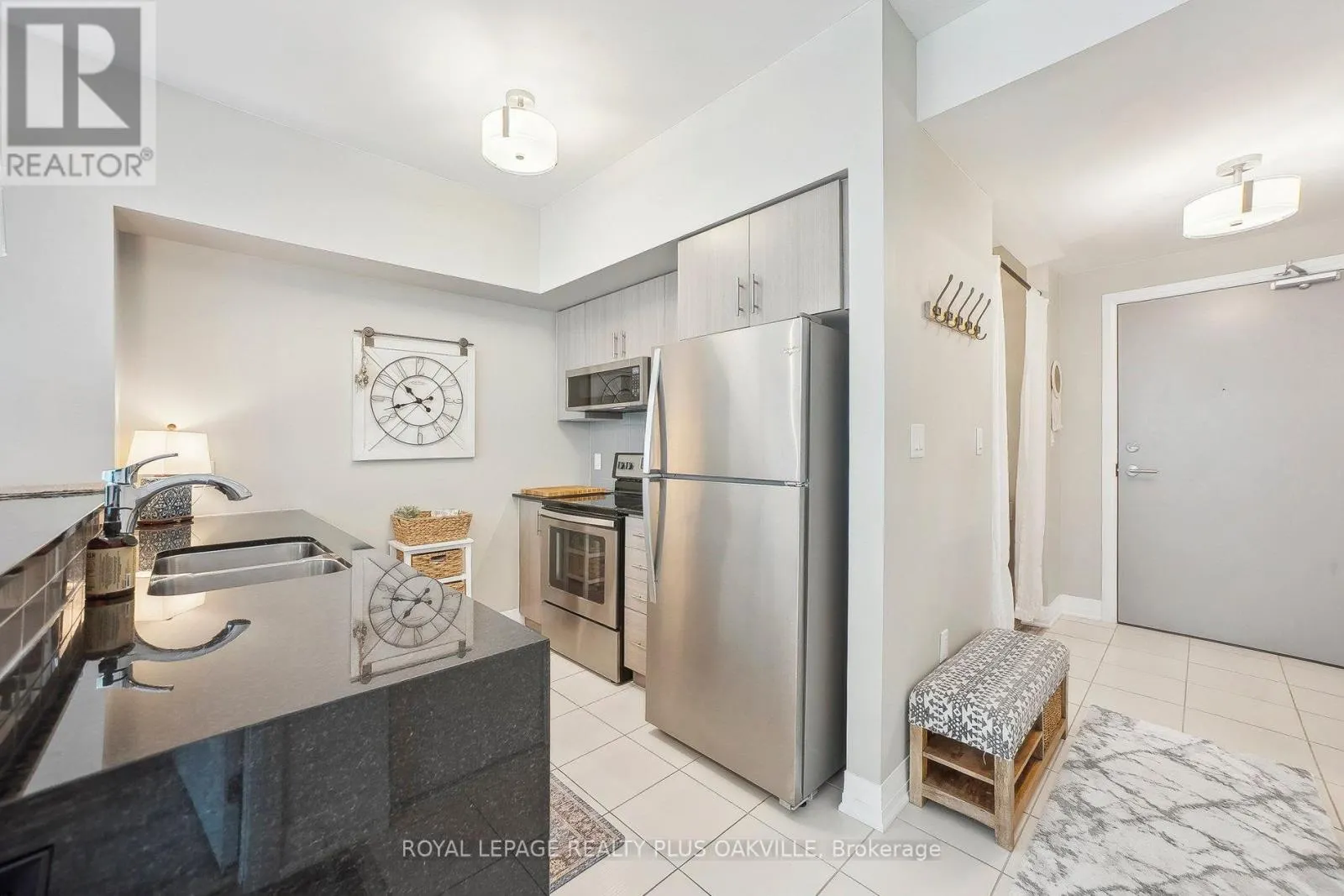 412 - 10 CONCORD PLACE