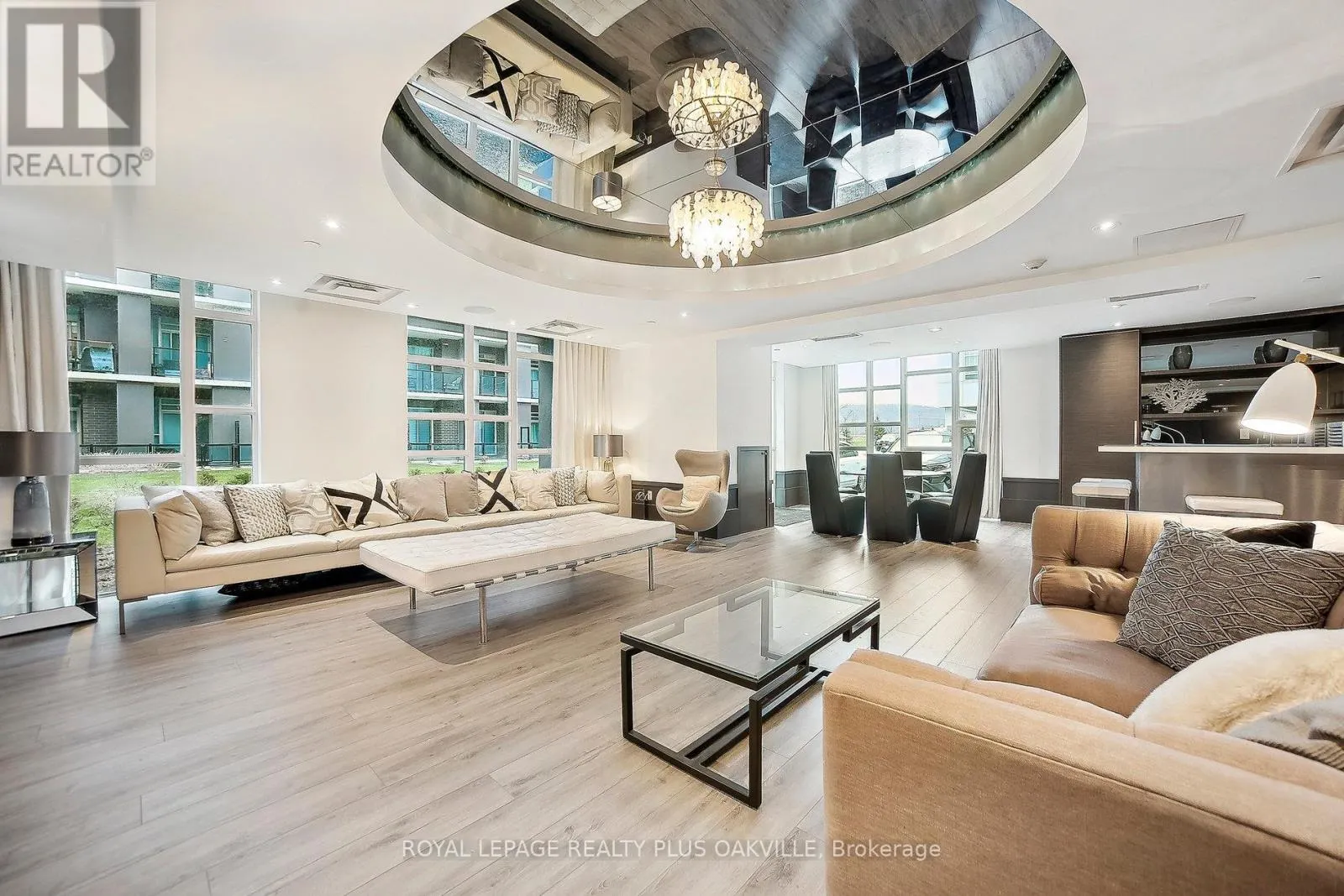 412 - 10 CONCORD PLACE