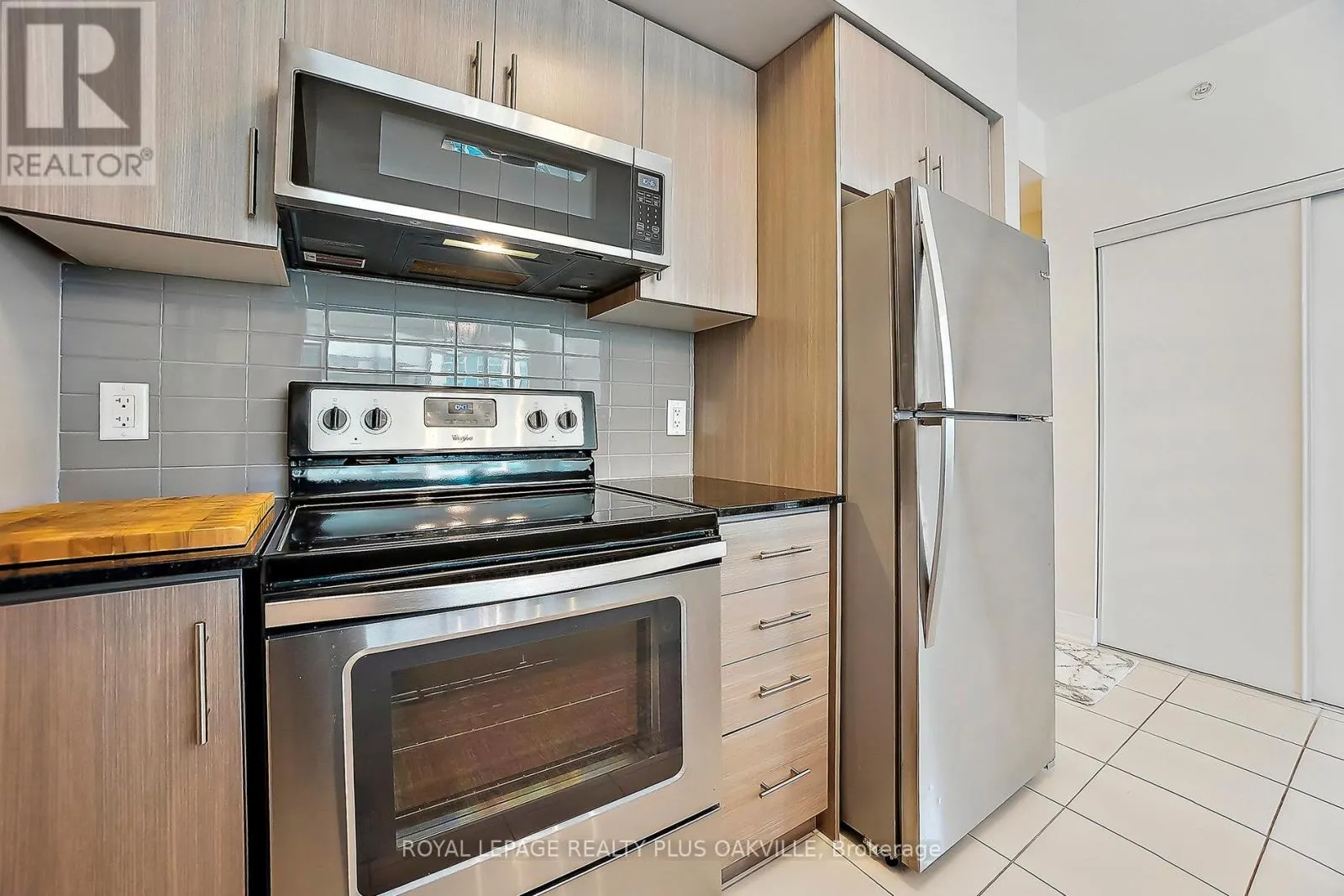 412 - 10 CONCORD PLACE