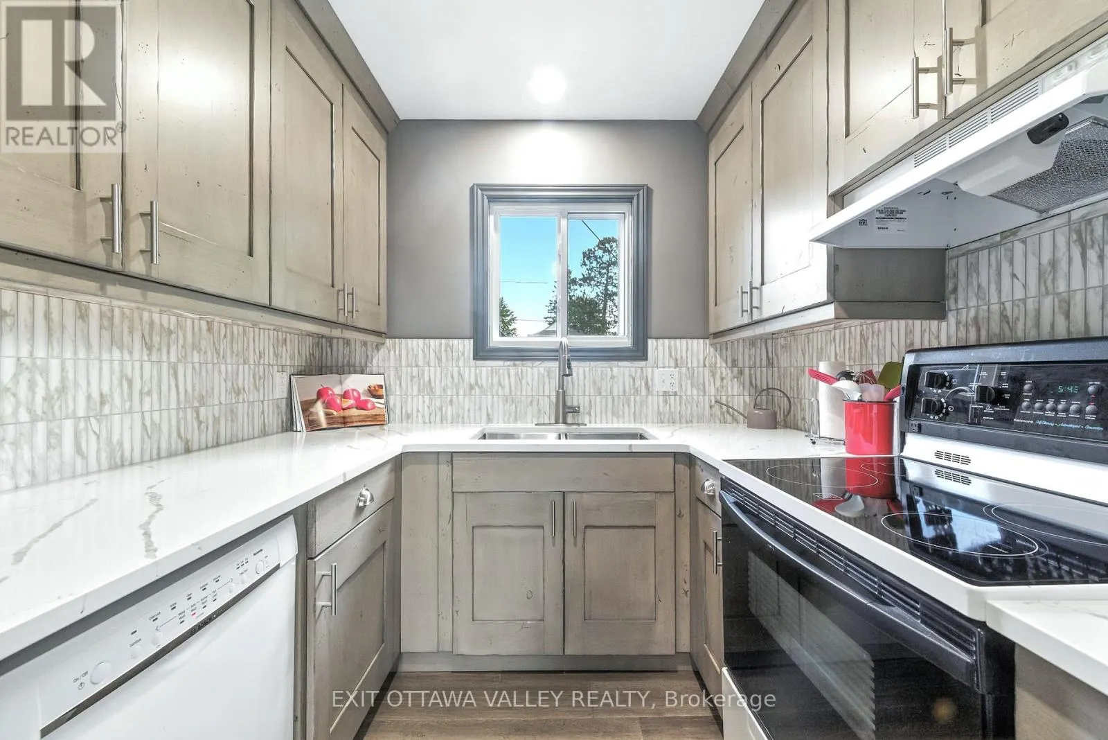 49 GLENDALE AVENUE