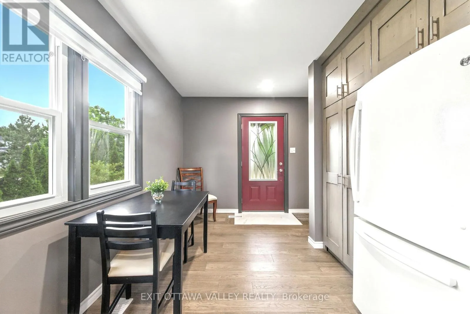 49 GLENDALE AVENUE