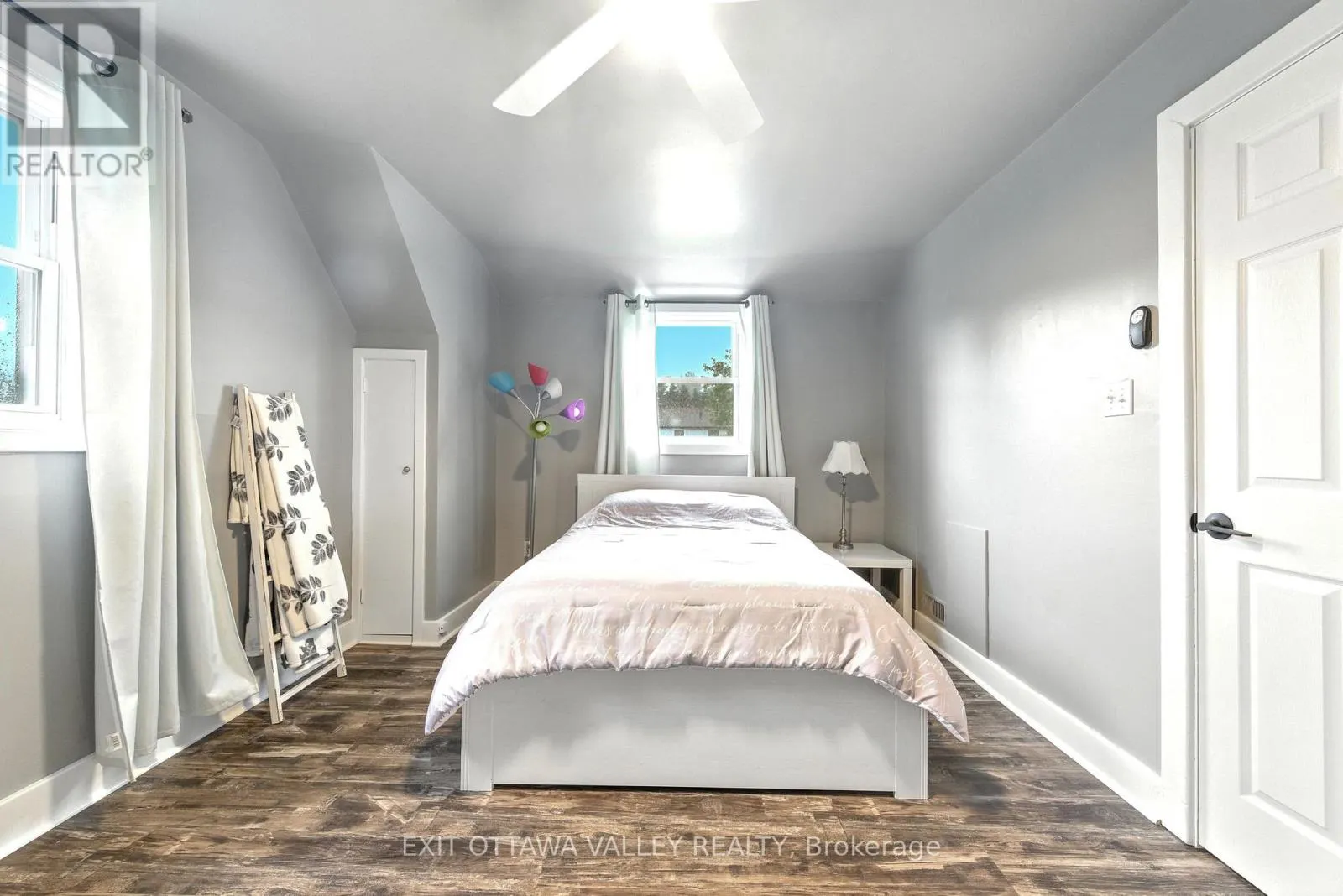 49 GLENDALE AVENUE