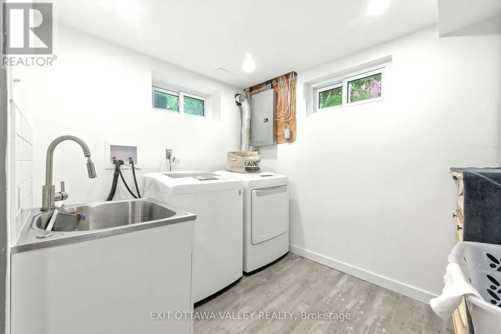 49 GLENDALE AVENUE
