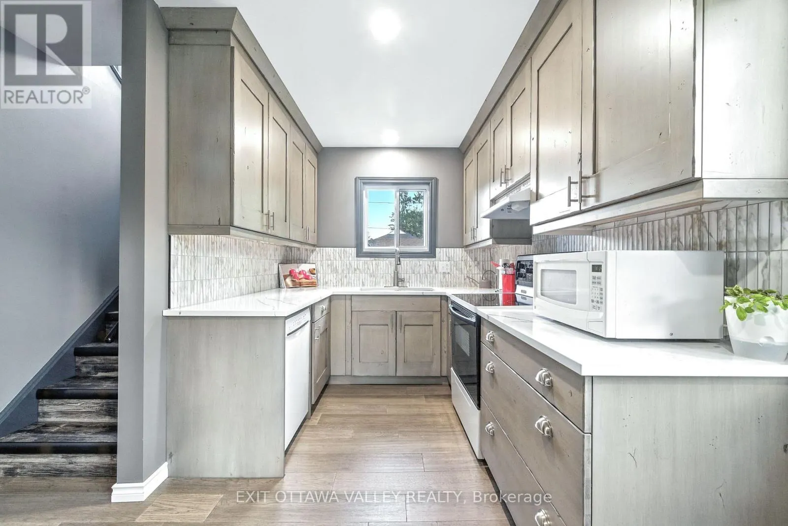49 GLENDALE AVENUE