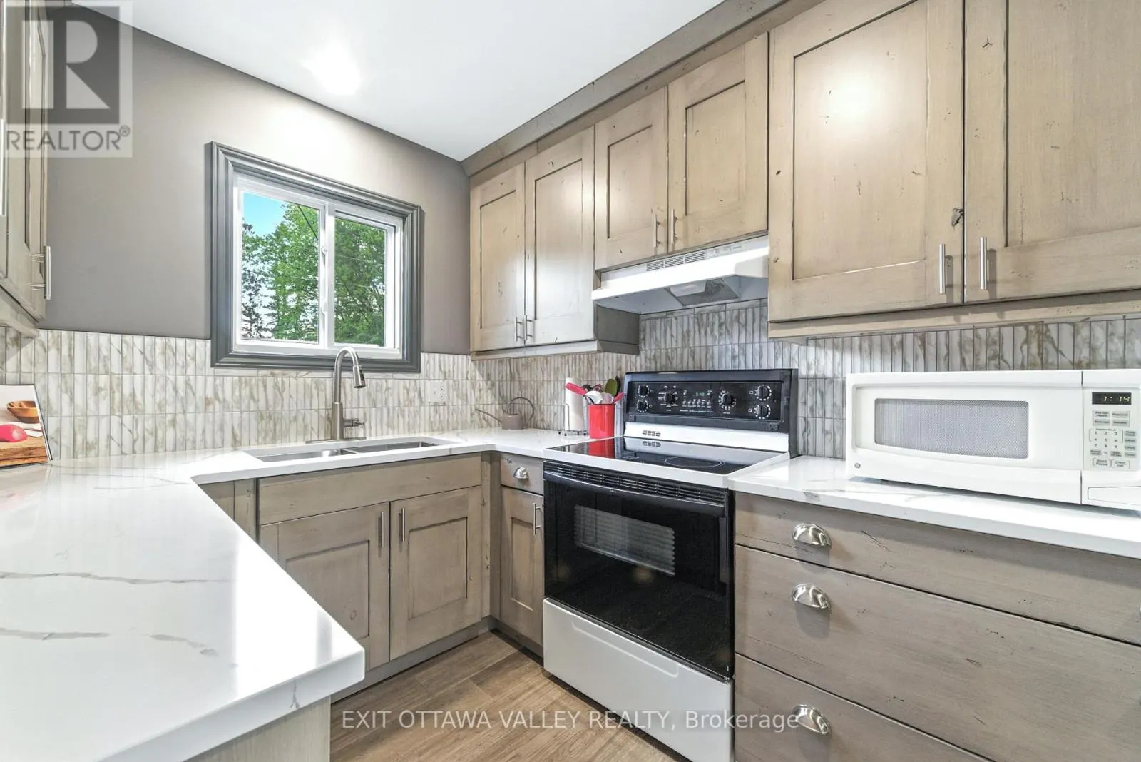 49 GLENDALE AVENUE
