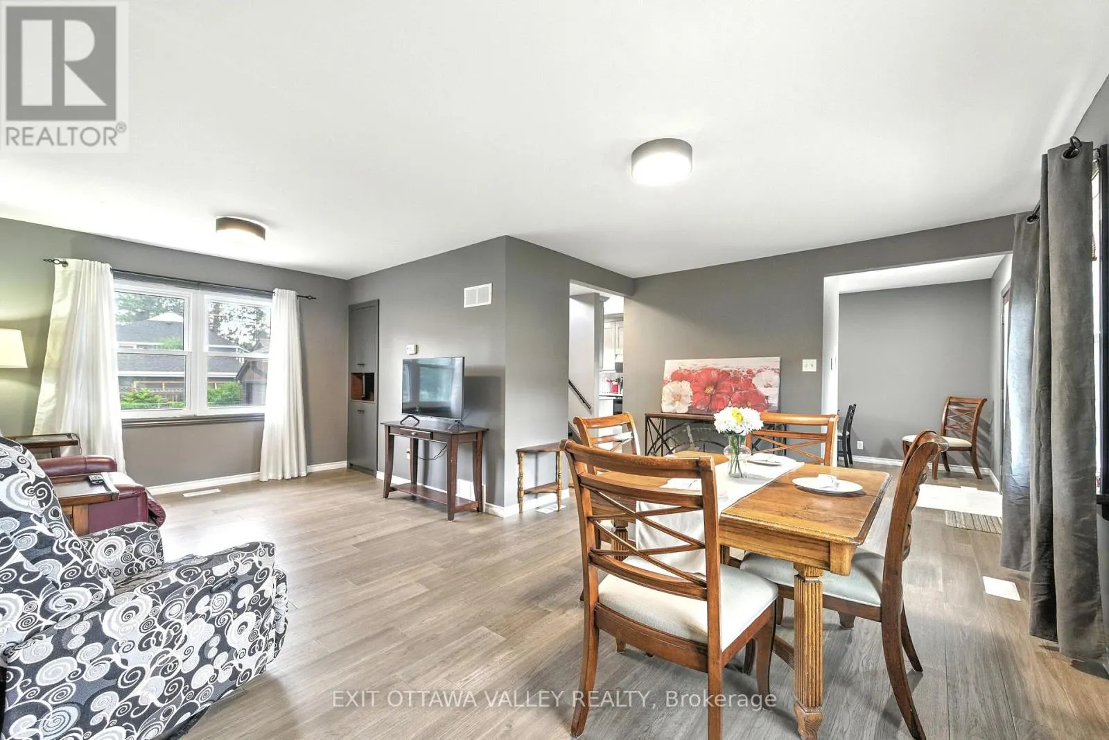 49 GLENDALE AVENUE