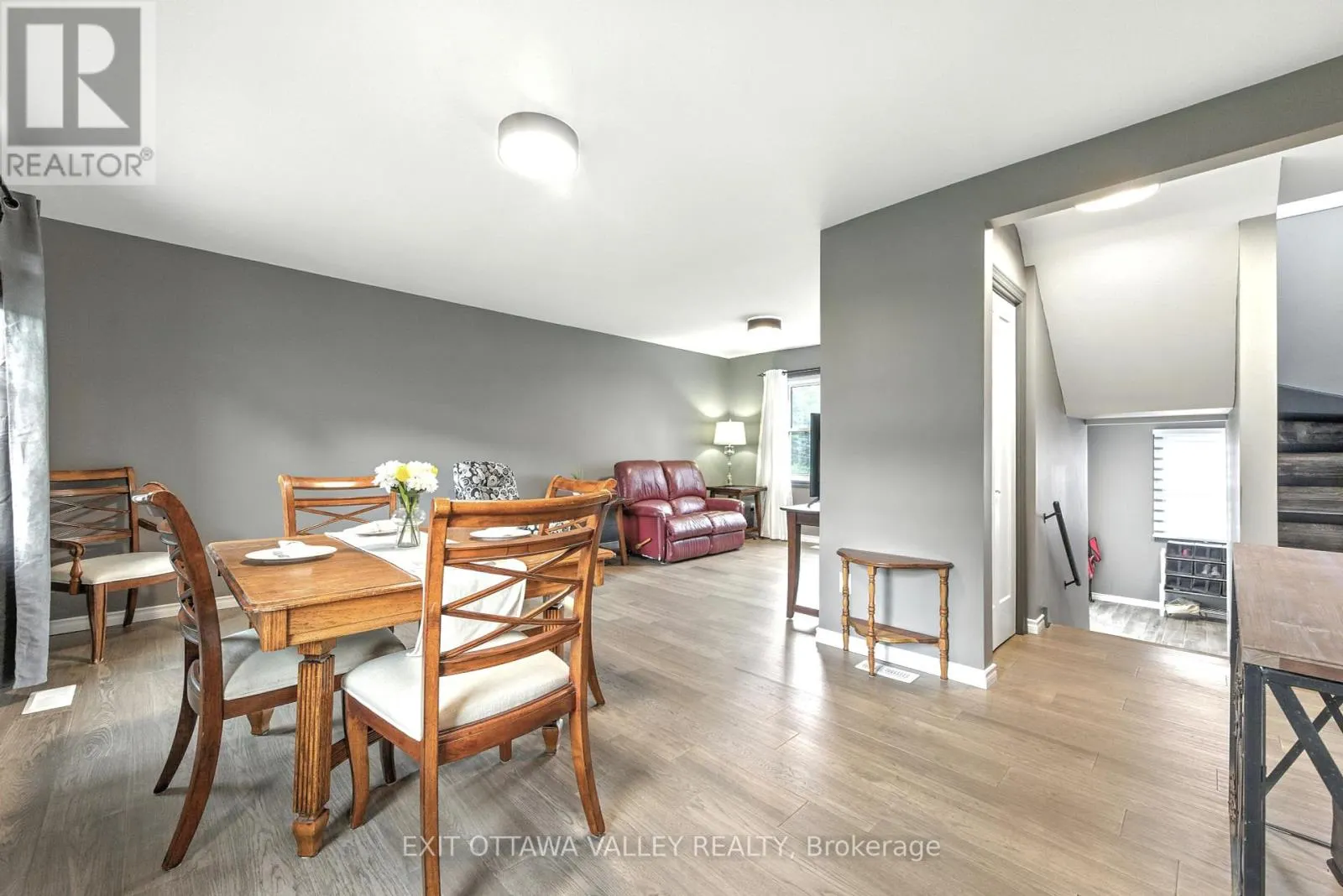 49 GLENDALE AVENUE