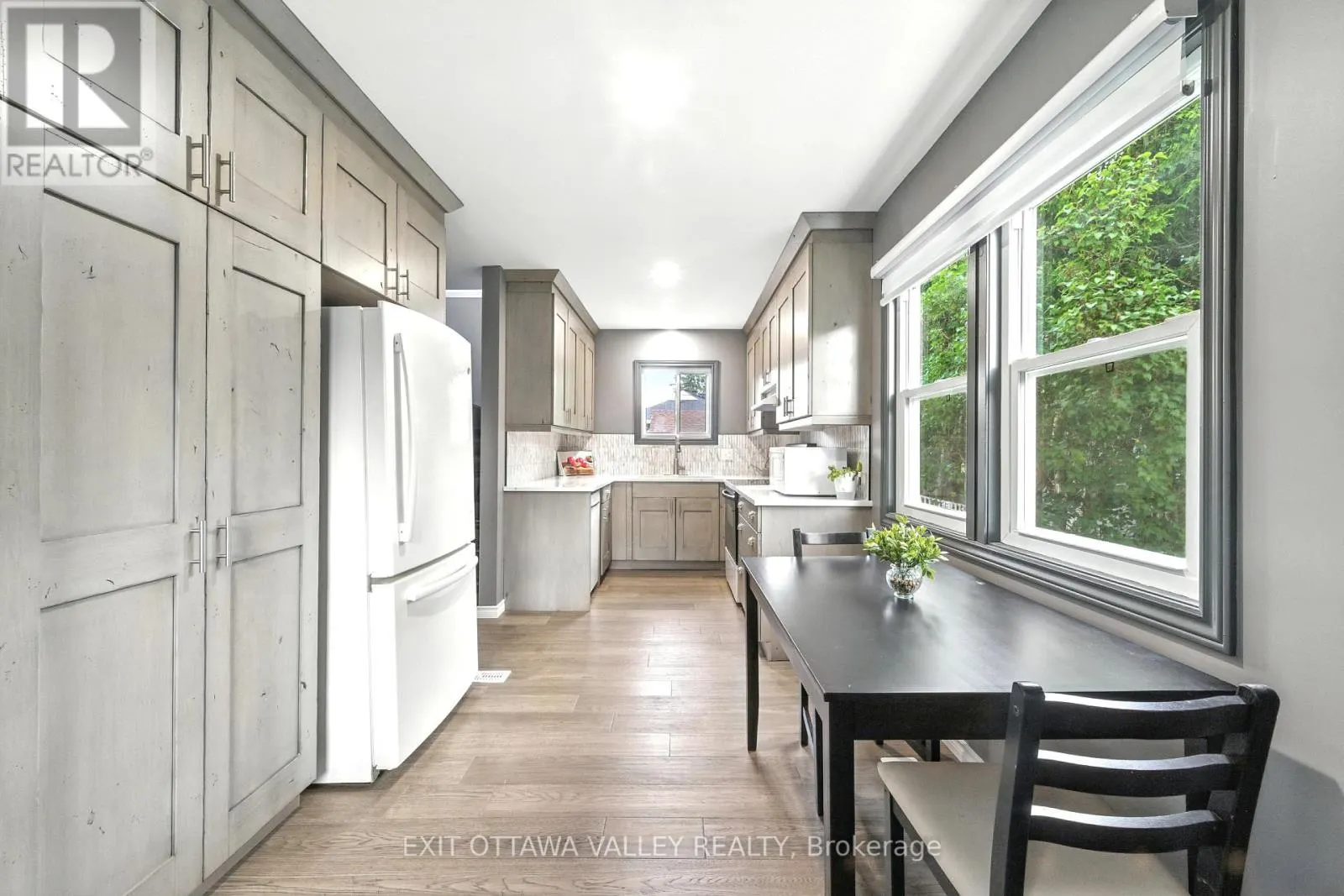 49 GLENDALE AVENUE