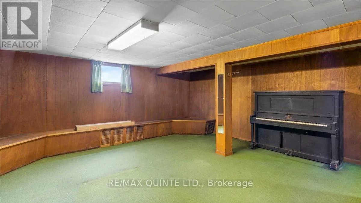 507 DUNDAS STREET W