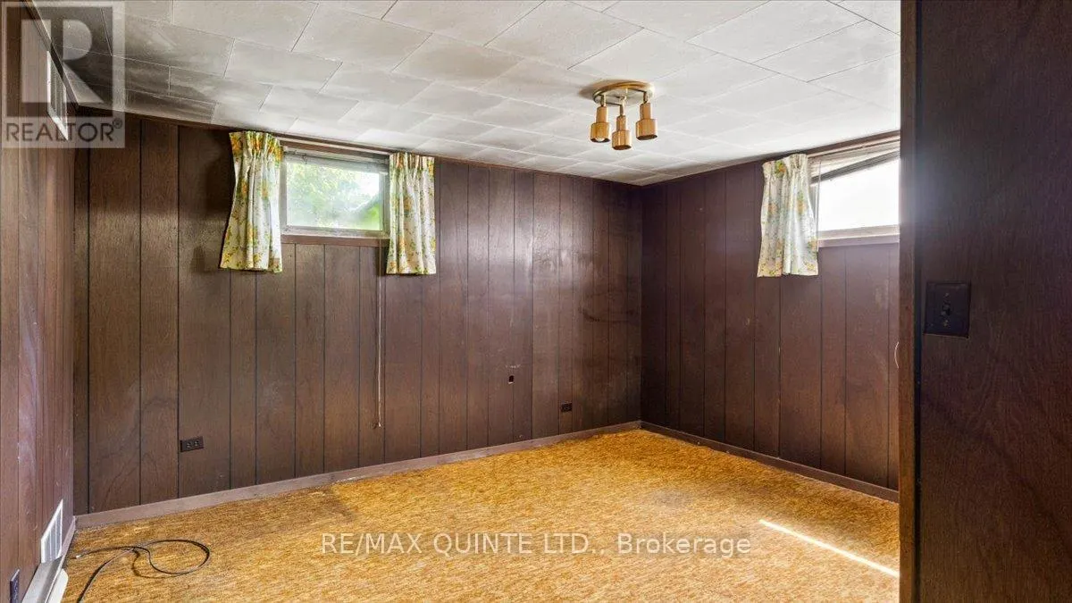 507 DUNDAS STREET W