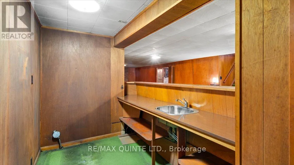 507 DUNDAS STREET W