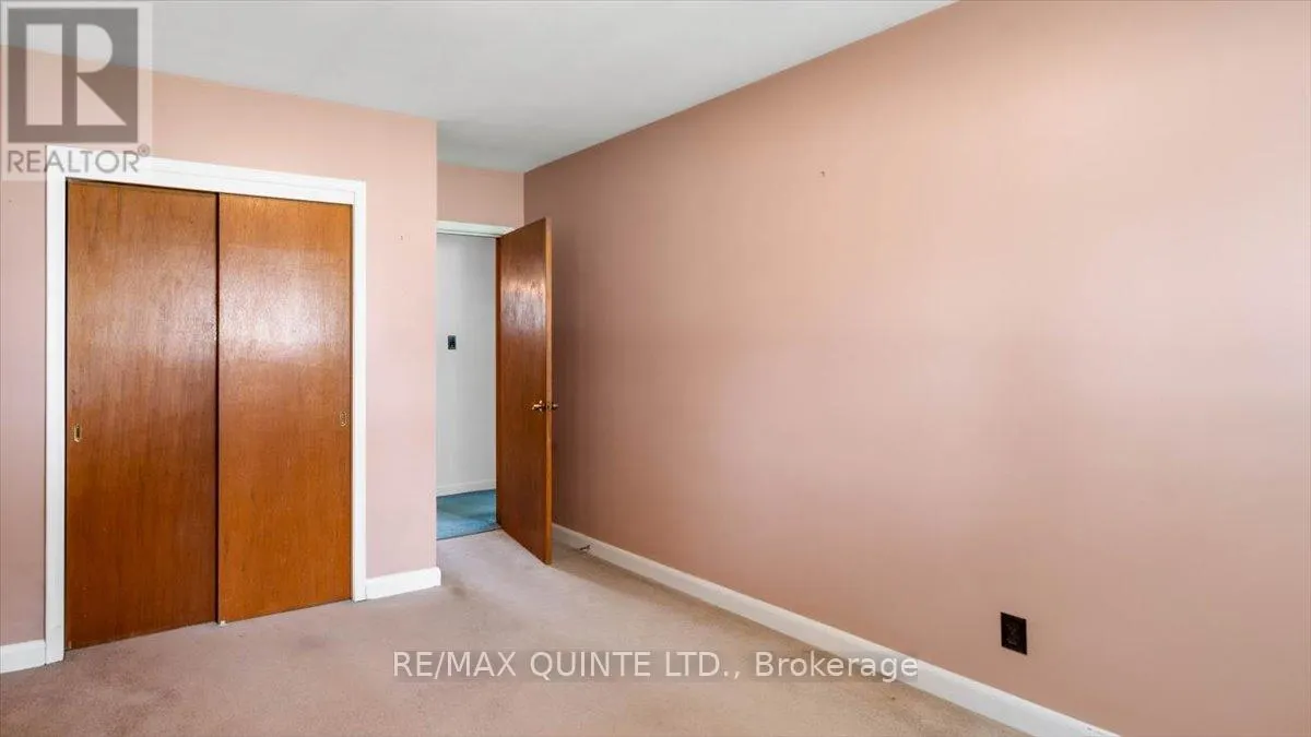 507 DUNDAS STREET W