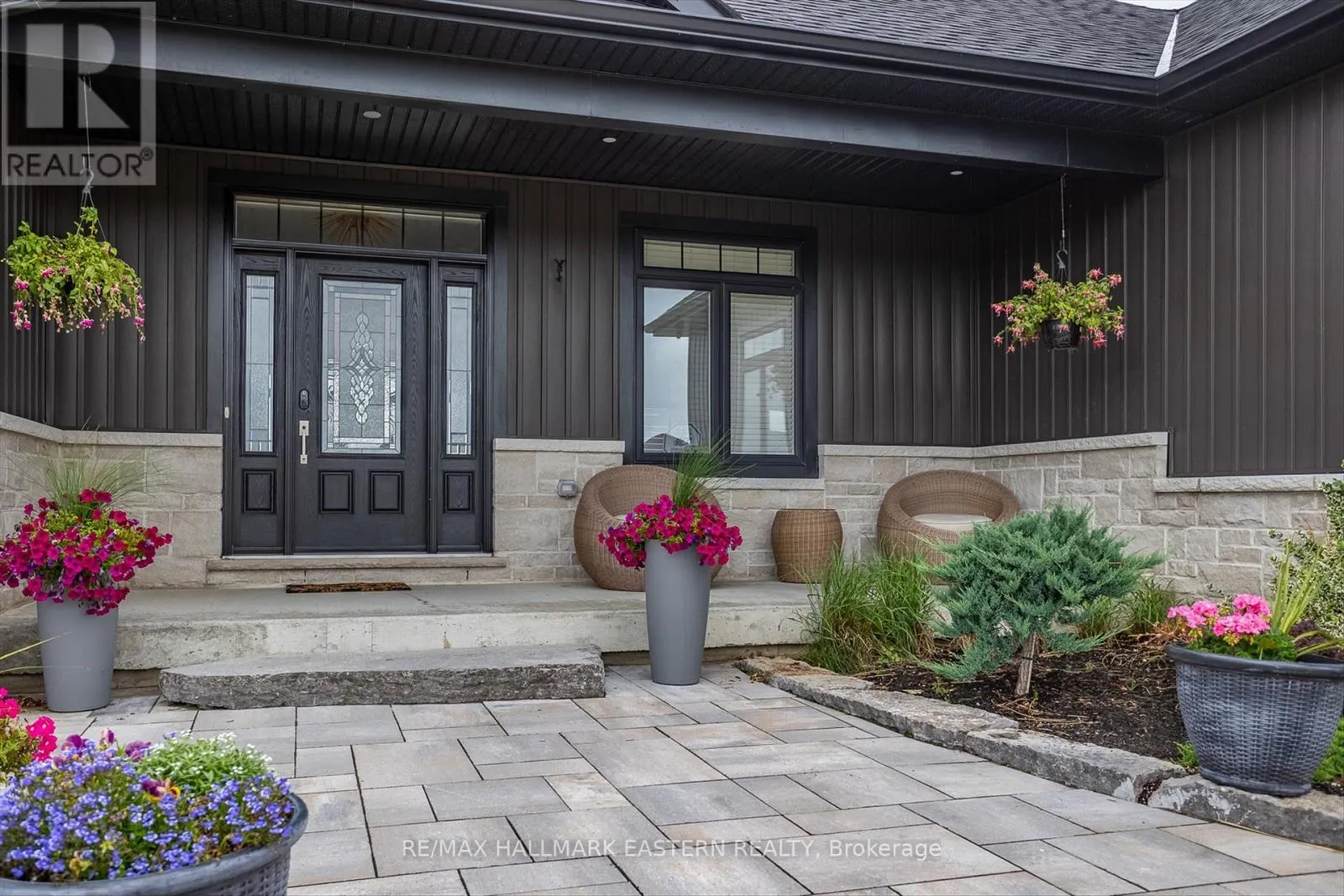 35 LAKEVIEW CRESCENT